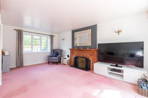 4 bedroom detached house to rent, Thicket Grove, Maidenhead, Berkshire, SL6