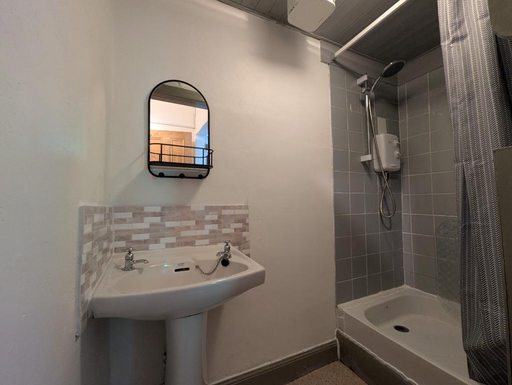 Apartment in Edinburgh, Trinity - View 4