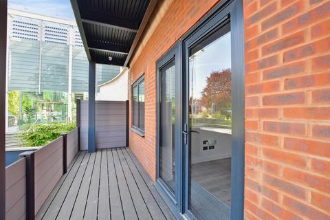 1 bedroom ground floor flat for sale - Sussex House, North Street, Horsham, West Sussex