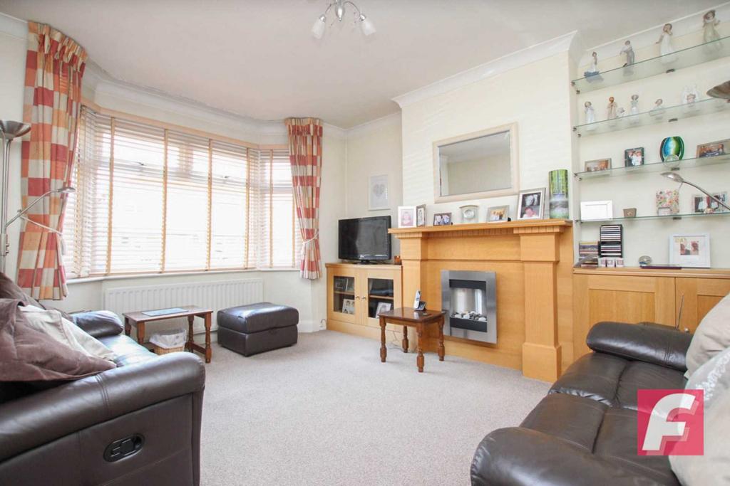 Bushey Mill Crescent, Watford 3 bed semidetached house £540,000