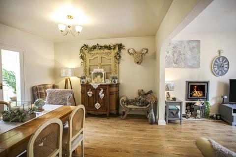 Ivy Stump Cottage London Road, Moreton-in-marsh, GL56 0HH
