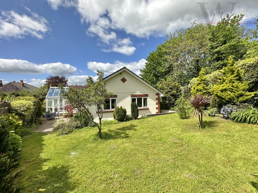 Woodlands, Stantaway Hill, Torquay, TQ1 4ER 3 bed detached bungalow for