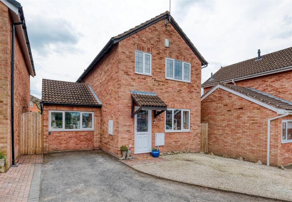 The Paddock, Stoke Heath, Bromsgrove, B60 3QY 3 bed detached house for