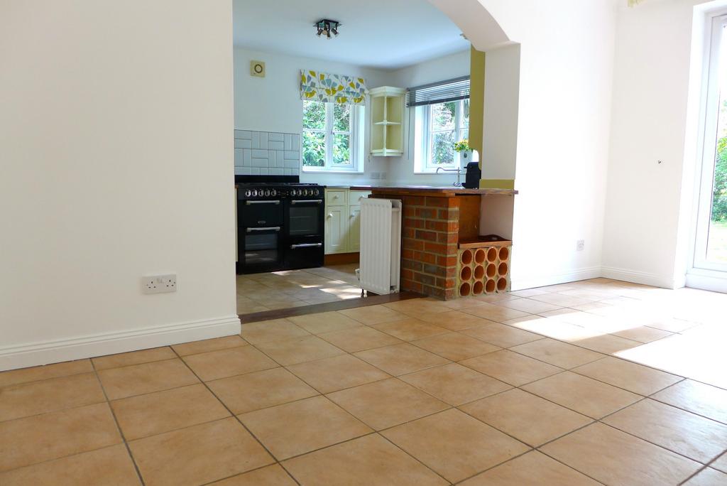 Waltham Morley Drive UNFURNISHED 4 bed detached house £2,000