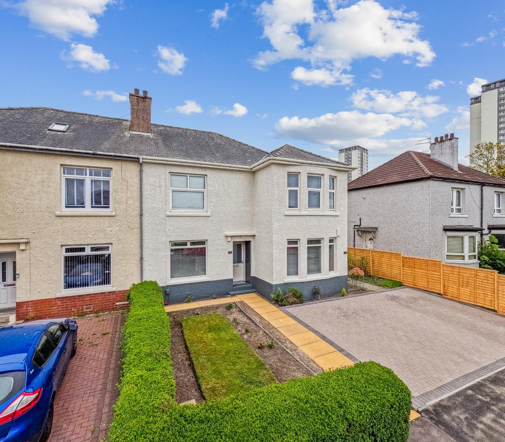 Polnoon Avenue, Knightswood, Glasgow... 3 bed flat £149,000