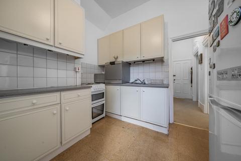 90a Woodside, London, SW19 7BA