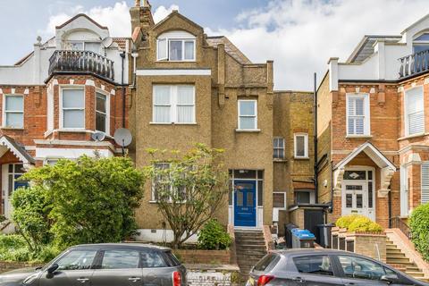 90a Woodside, London, SW19 7BA