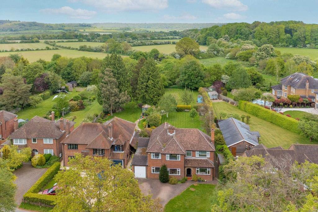 Grove Road, Tring 5 bed detached house for sale - £1,600,000