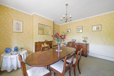 28 Streets Heath, West End, Woking, GU24 9QU