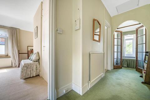 28 Streets Heath, West End, Woking, GU24 9QU