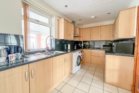 3 bedroom end of terrace house to rent, St Marys Walk, Bristol, Somerset, BS11