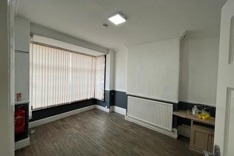 4 bedroom terraced house to rent, East Park Road, Leicester