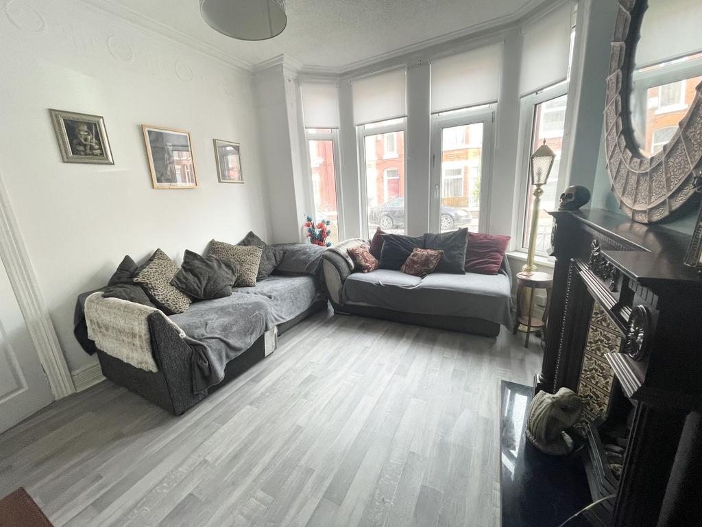 Molyneux Road, Waterloo, L22 3 bed terraced house £144,000