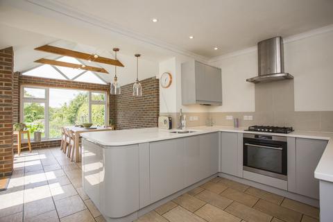 Cresthaven Argos Hill, Rotherfield, Crowborough, TN6 3QH