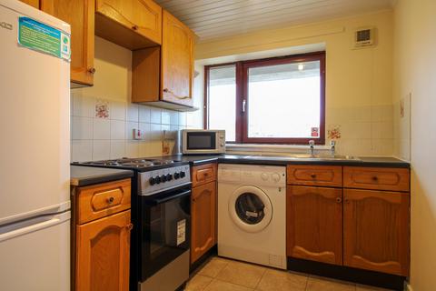 3 bedroom apartment to rent, Morrison Drive, Aberdeen