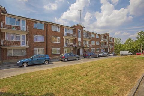 2 bedroom ground floor flat to rent, Keymer Court, Burgess Hill