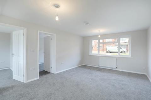 2 bedroom ground floor flat to rent, Keymer Court, Burgess Hill