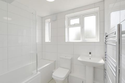 2 bedroom ground floor flat to rent, Keymer Court, Burgess Hill
