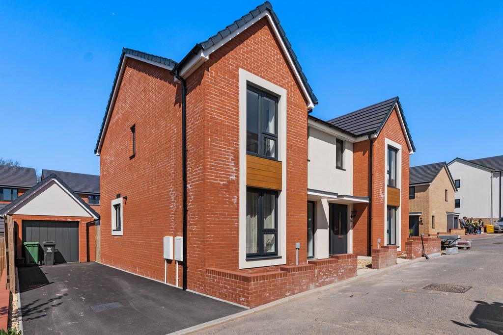 Clos Y Gadwyn, Danescourt 3 bed semidetached house for sale £350,000