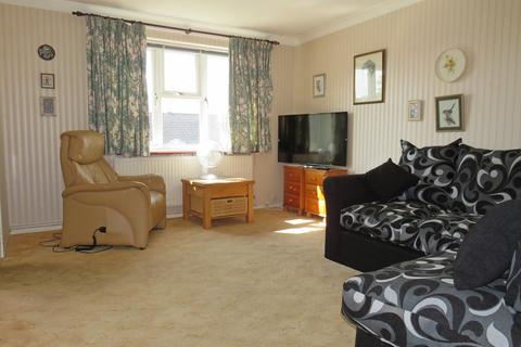 2 bedroom flat for sale - Bramley Close, Ledbury