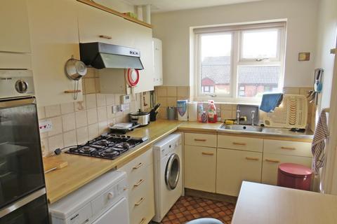 2 bedroom flat for sale, Bramley Close, Ledbury