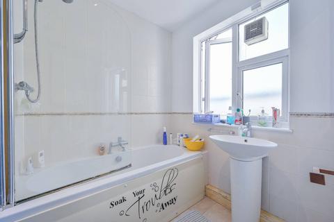 Flat 44, Hartington Court Lansdowne Way, London, SW8 2ED