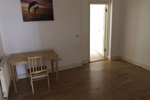2 bedroom flat to rent - Nelson Road, Stanmore, Middlesex, HA7 4ES