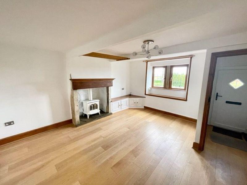 Hubberton Green, Sowerby Bridge 2 bed cottage £850 pcm (£196 pw)