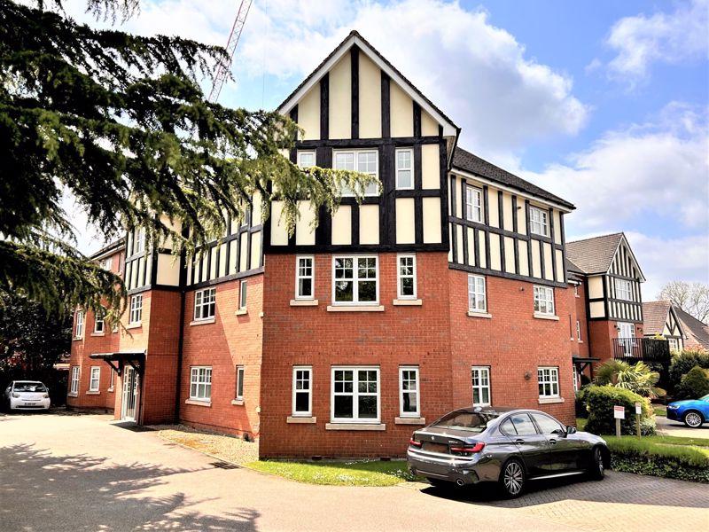 Birmingham Road, Sutton Coldfield, B72 1DH 2 bed apartment for sale £
