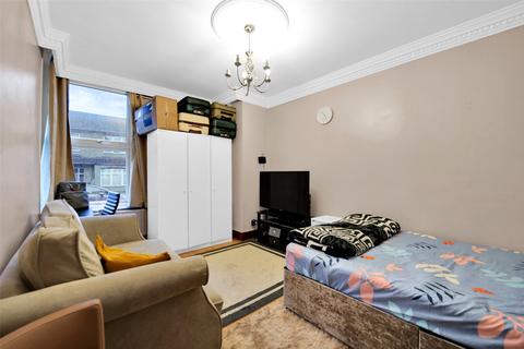 2 bedroom maisonette for sale, Upton Road, South Bexleyheath, Kent, DA6