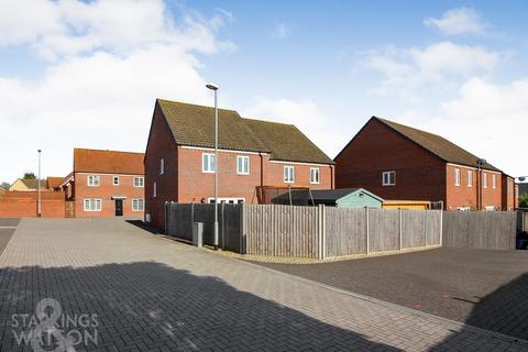 3 bedroom semi-detached house for sale - Blyth Close, Blofield, Norwich