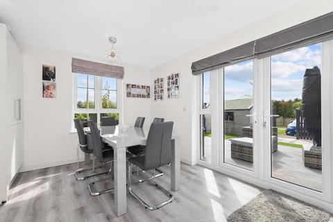 7 Appleton Drive, Livingston, EH54 6FP