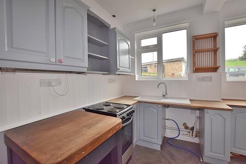 3 bedroom semi-detached house to rent, Silver Street, Barton