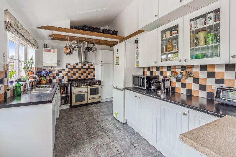 Newlands Avenue, Didcot 3 bed house £345,000