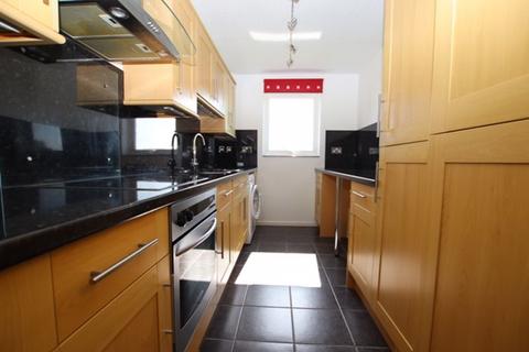 2 bedroom flat to rent, MUDEFORD   CHRISTCHURCH