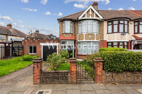 3 bedroom end of terrace house for sale, Firs Lane, London, N13