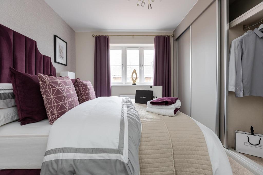 King-size bedroom with space for storage
