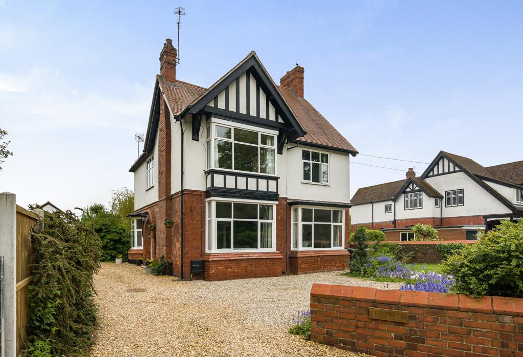 Morda Road, Oswestry, Shropshire 5 bed detached house £625,000