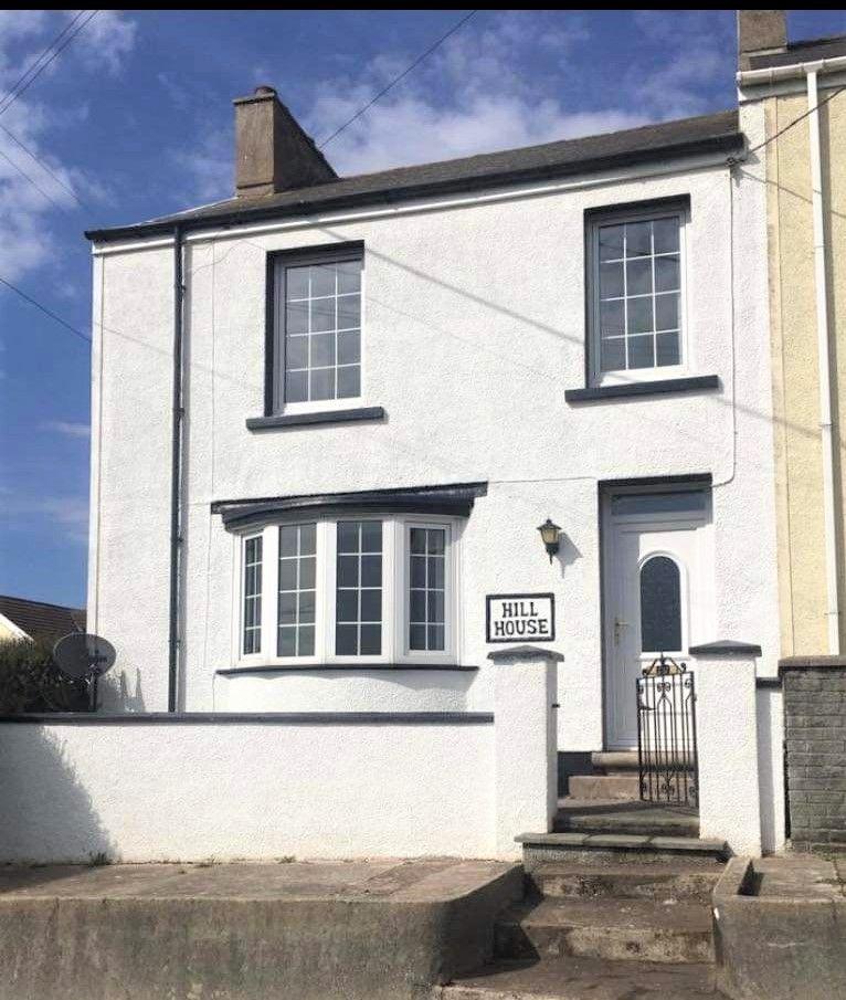 Hill House, Beach Road, Llanreath... 3 bed semidetached house £875
