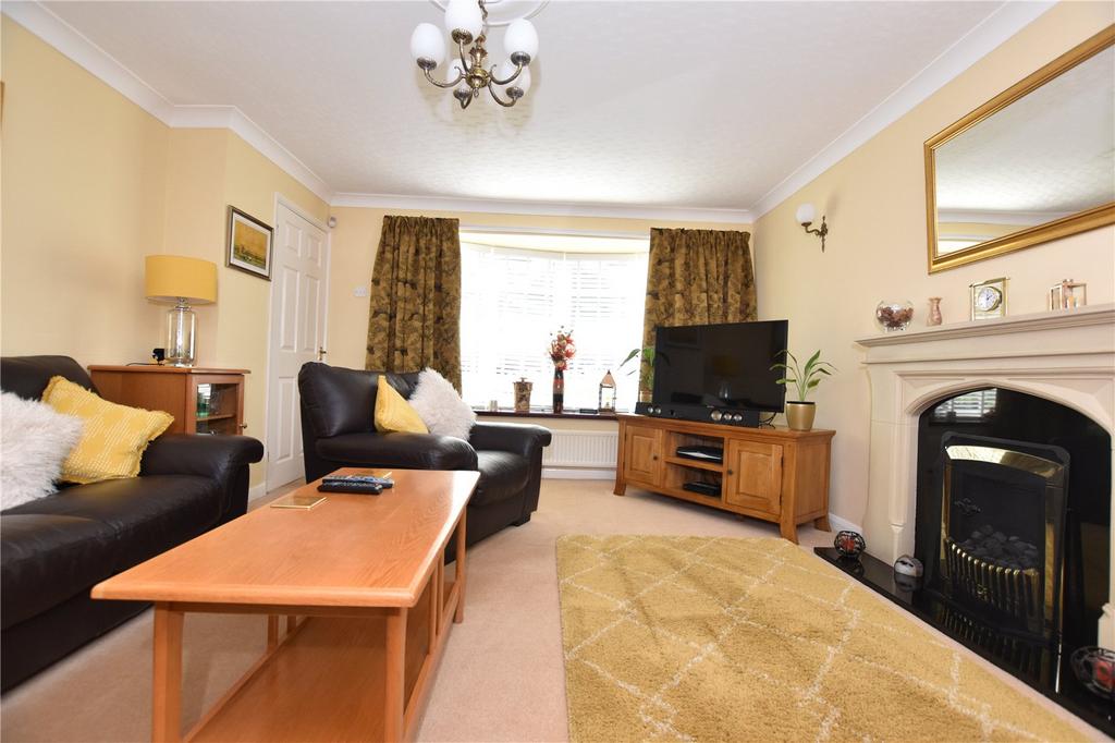 William Street, Churwell, Morley, Leeds 3 bed detached house for sale