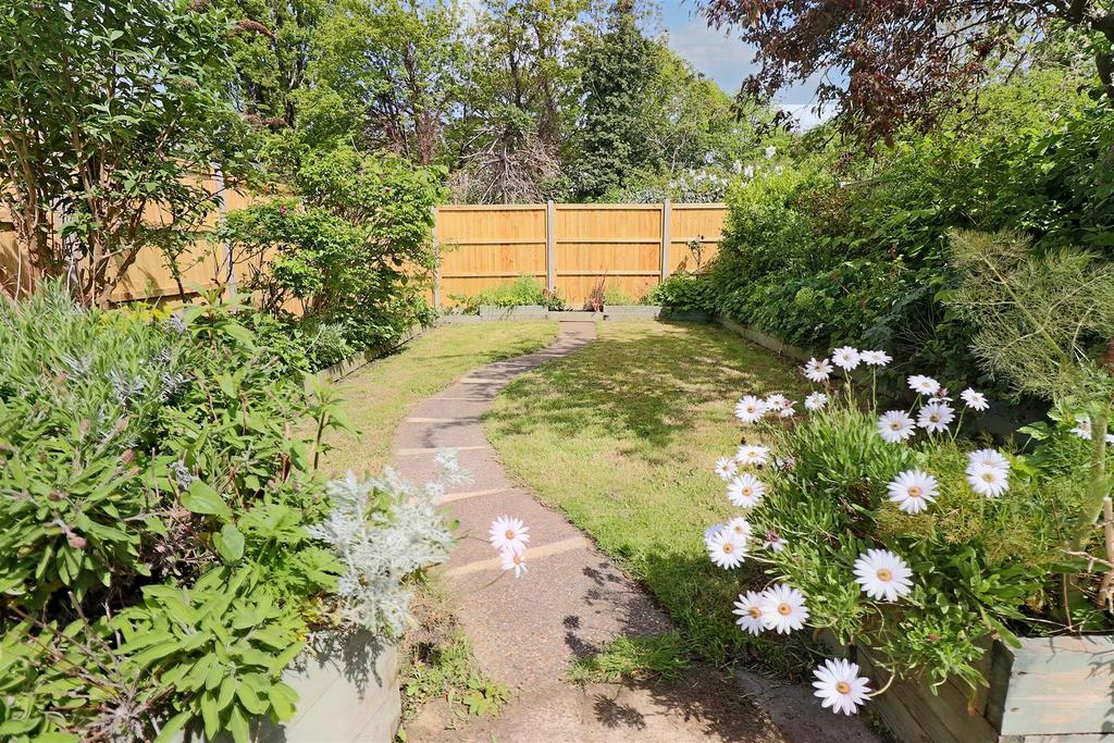 Stradbroke Road, Pakefield 3 bed semidetached house for sale £250,000