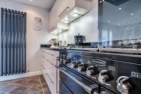 8 Bower Gardens, Stalybridge, SK15 2UY