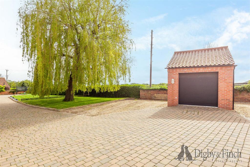Ardeevin, Willow Close, Granby, Notts, NG13 9 PZ-7.