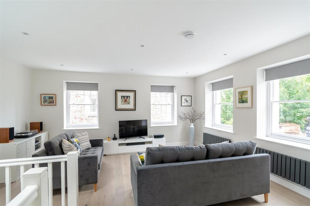 1 Cobblestone Mews-13.jpg