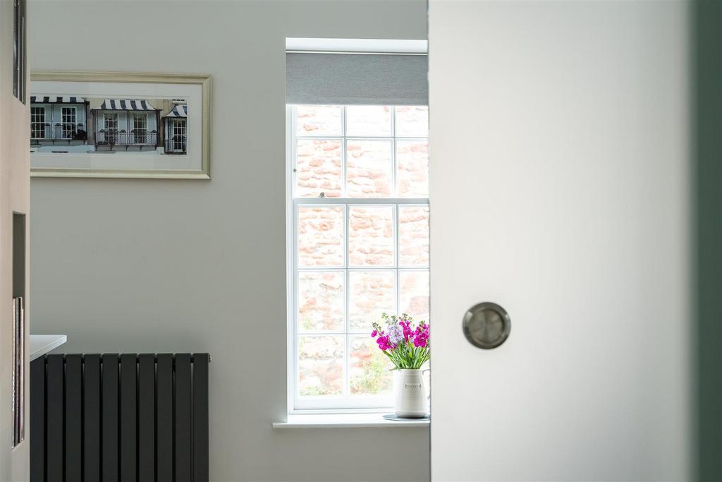 1 Cobblestone Mews-6.jpg