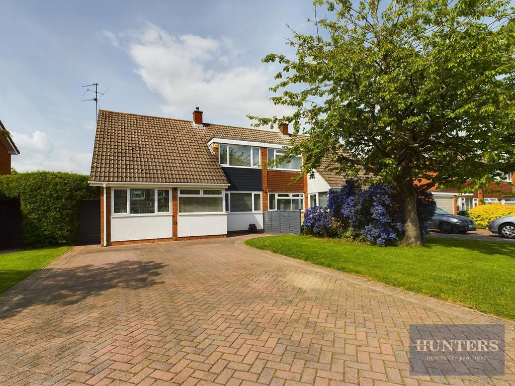 Long Mynd Avenue, Up Hatherley, Cheltenham 4 bed semidetached house