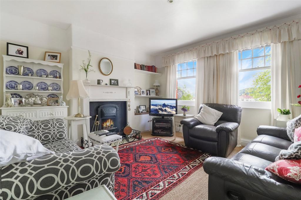 Irnham Road, Minehead, Somerset, TA24 2 bed apartment £175,000