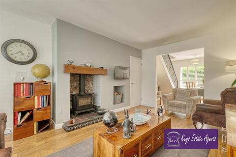 16 Thirlmere Grove, Stoke-on-trent, ST3 5HZ