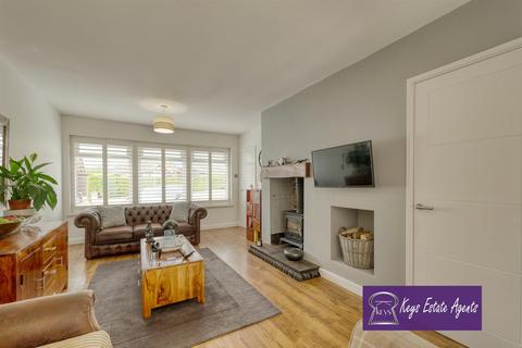 16 Thirlmere Grove, Stoke-on-trent, ST3 5HZ