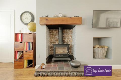 16 Thirlmere Grove, Stoke-on-trent, ST3 5HZ